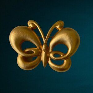 Vintage Matte Gold Tone Butterfly Brooch Dimensional Figural Fashion Pin Unisex